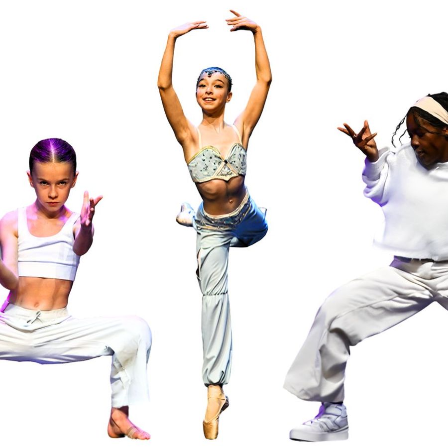 Drie verschillende dansers staan in een danspositie. De middelste doet ballet en de buitenste doen een andere stijl dans. In de hoeken van de afbeelding zitten kleuren oranje, blauw, geel en roze en het logo met de letters Dance Waves en de rest van de achtergrond is wit. 