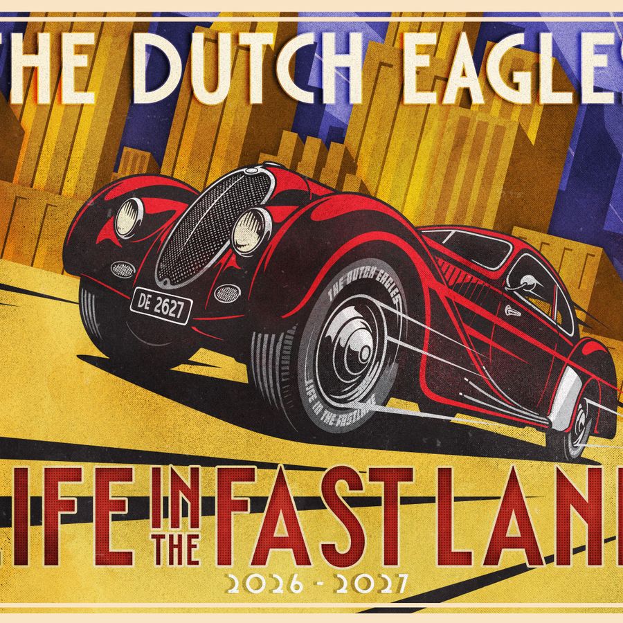 Een cartoon afbeelding van een rode auto die snel rijdt. Op de achtergrond is er een stad te zien dat geel is. De lucht is blauw met schaduwen van de gele gebouwen. Boven en onder de auto staat de tekst: The Dutch Eagles. Life in the Fastlane